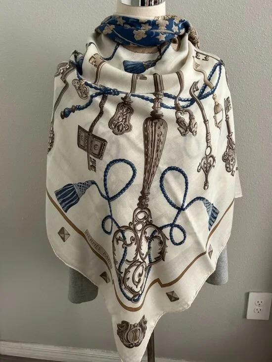 HERMES “Les Cles” Cashmere/Silk Shawl 140 cm New - Picture 2 of 6